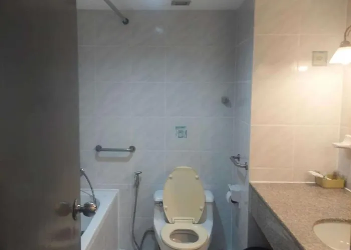 Omni Tower Nana- Fully Furnished Bangkok